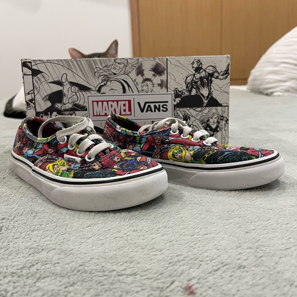 Vans x Marvel Kids Skateboard / Lifestyle Sneakers Size 13.5 (US)